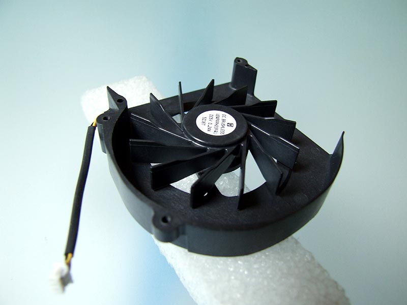 IBM Lenovo ThinkPad Z60 Z60M Z60P Z61 Z61E Z61M Z61P notebook ventilátor (CPU fan)